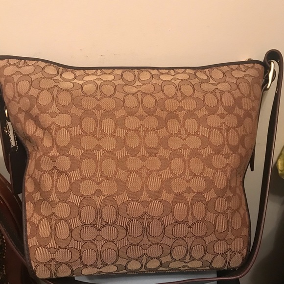 Coach Signature Duffle - Picture 2 of 6